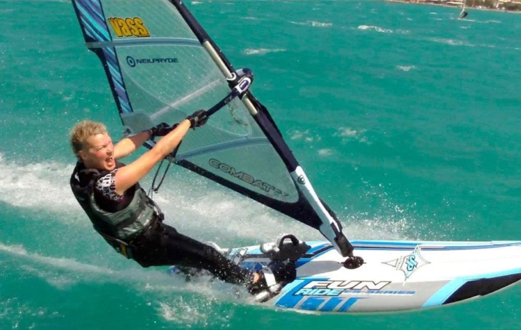 windsurfing