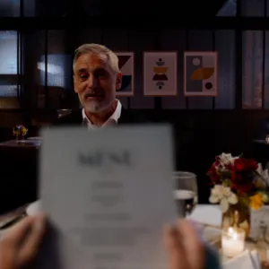 Vision simulation with J&J 1-piece monofocal IOL -in a restaurant reading a menu, blurry