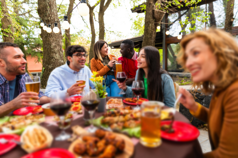 Vision simulation - dinner scene with standard monofocal lens