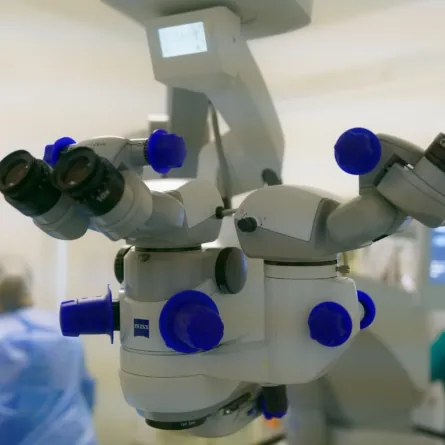 Laser eye surgery microscope
