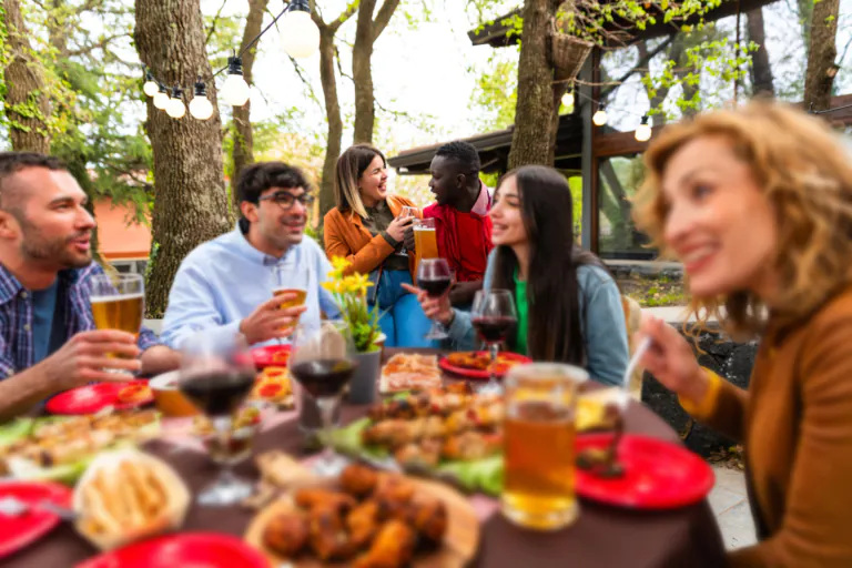 Vision simulation - dinner scene with standard monofocal lens